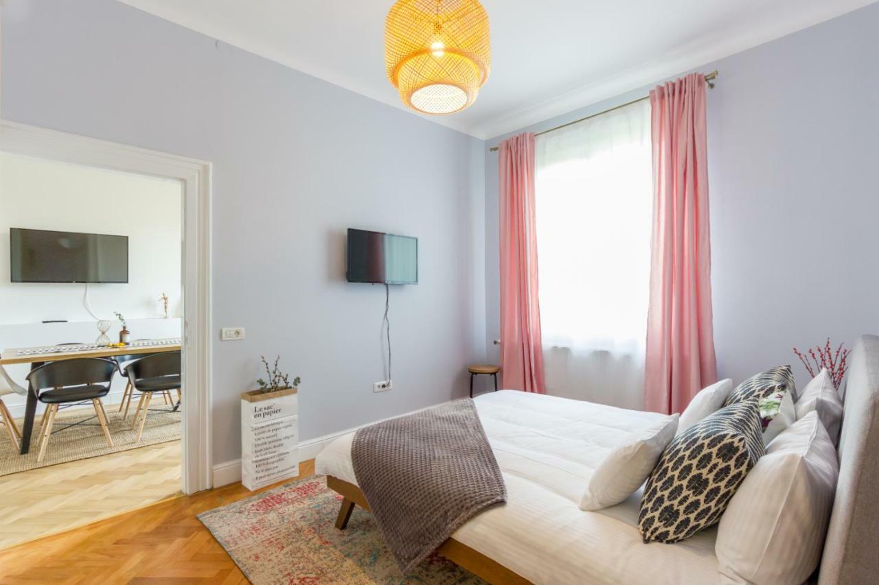 City Chic 3 Bedroom Apartment Cluj-Napoca Luaran gambar