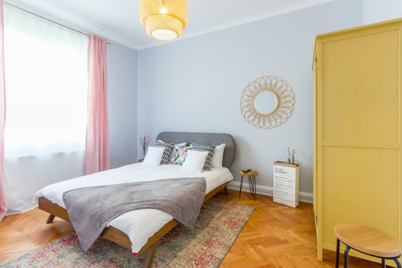 City Chic 3 Bedroom Apartment Cluj-Napoca Luaran gambar