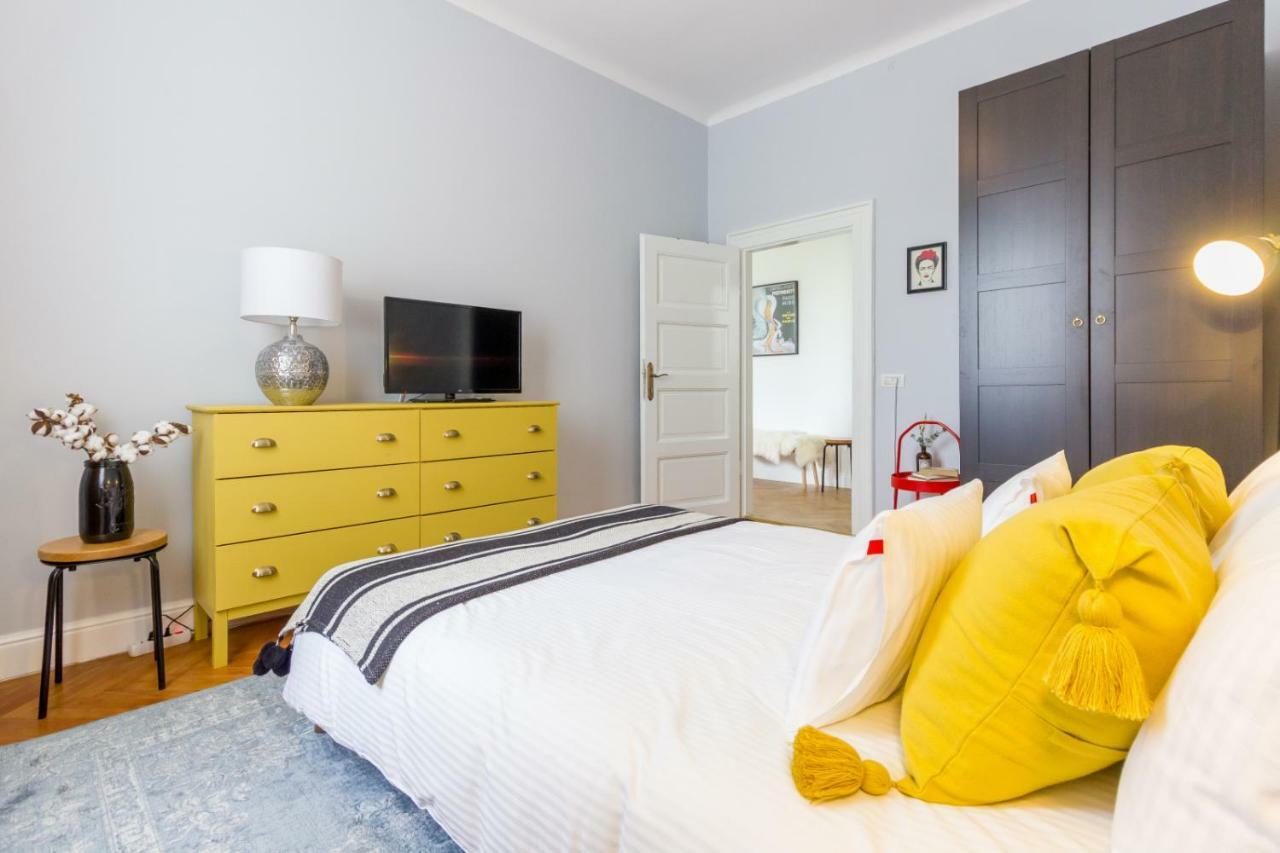 City Chic 3 Bedroom Apartment Cluj-Napoca Luaran gambar