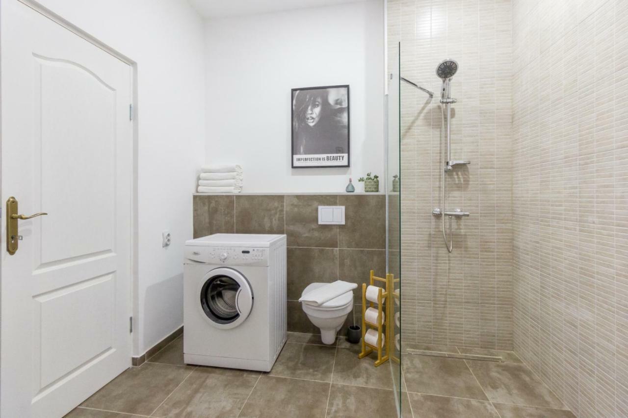 City Chic 3 Bedroom Apartment Cluj-Napoca Luaran gambar