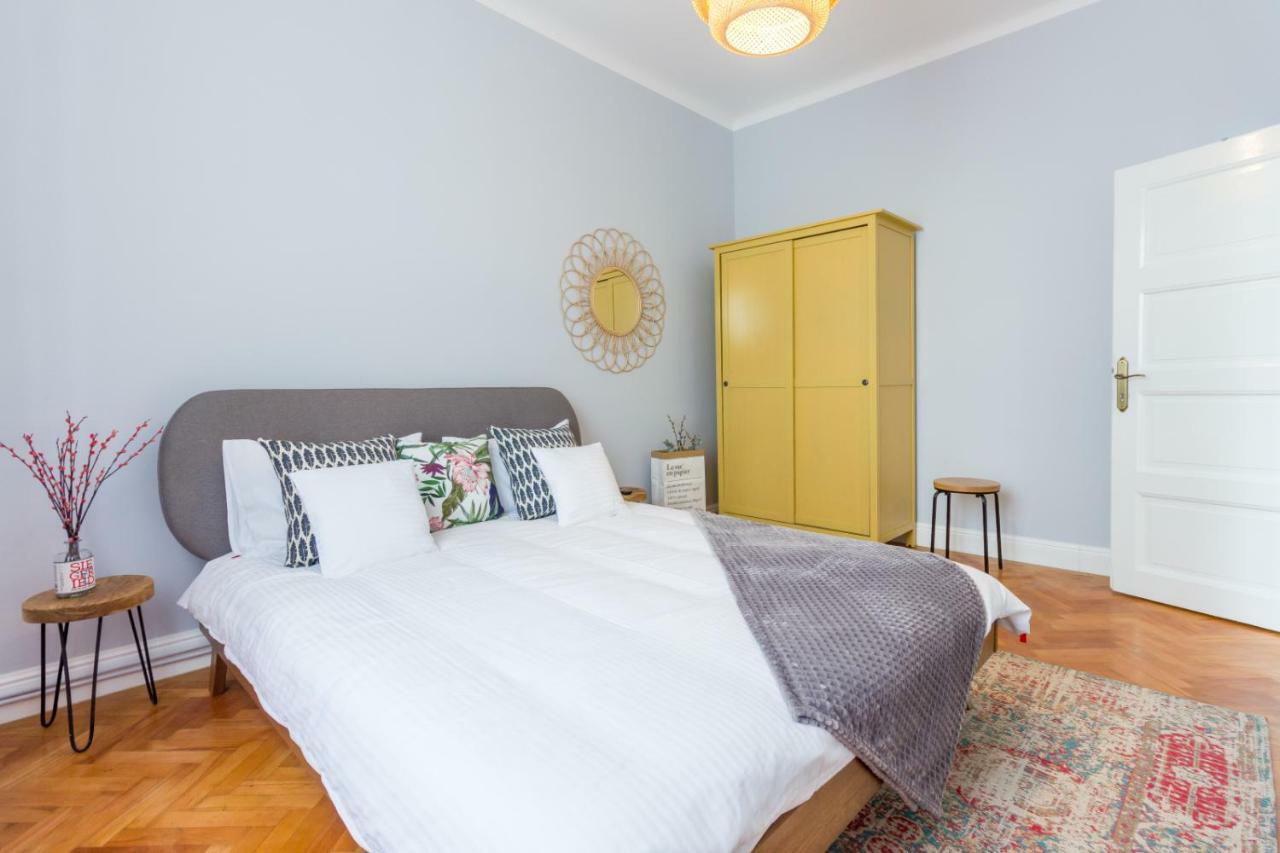 City Chic 3 Bedroom Apartment Cluj-Napoca Luaran gambar